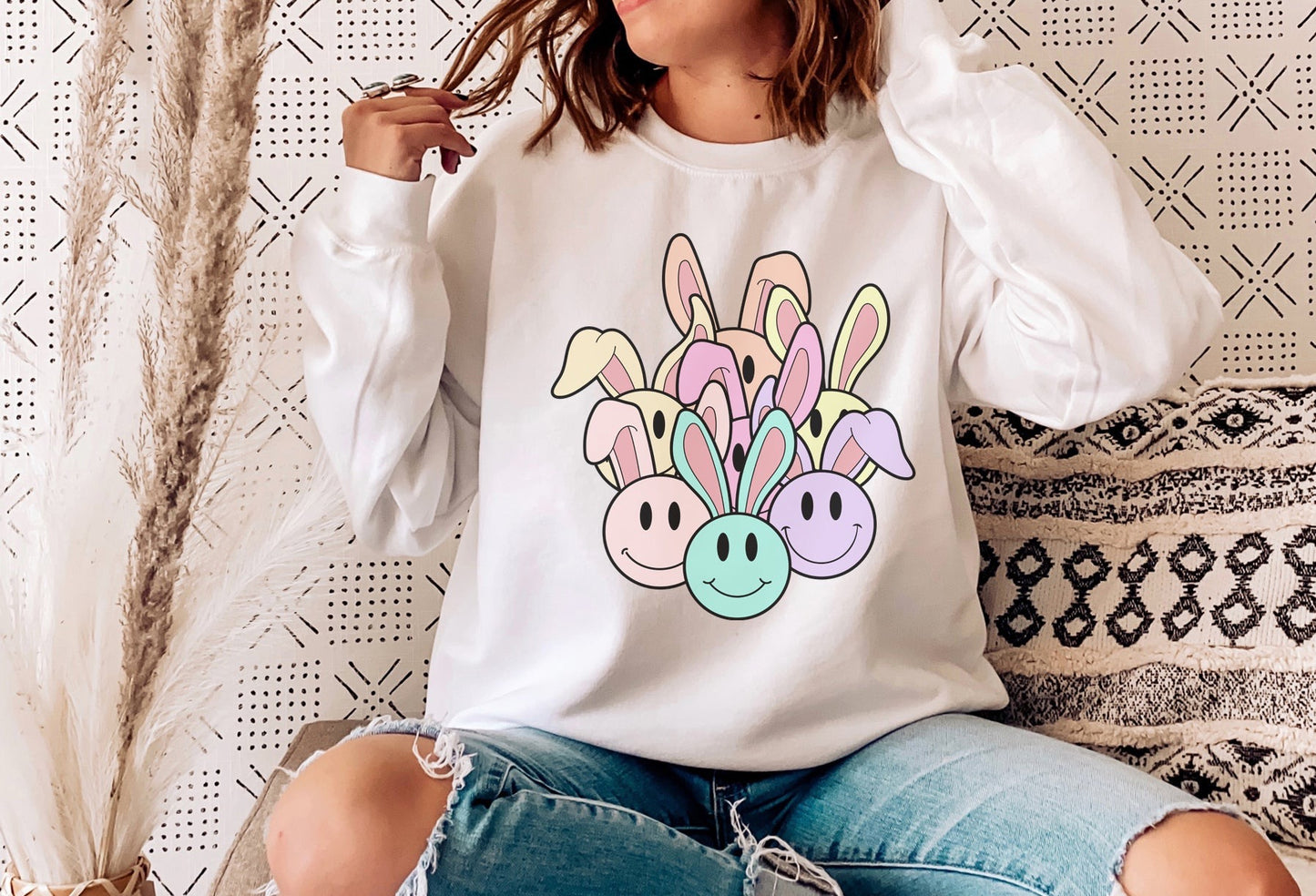 Retro Happy Easter Sweatshirt